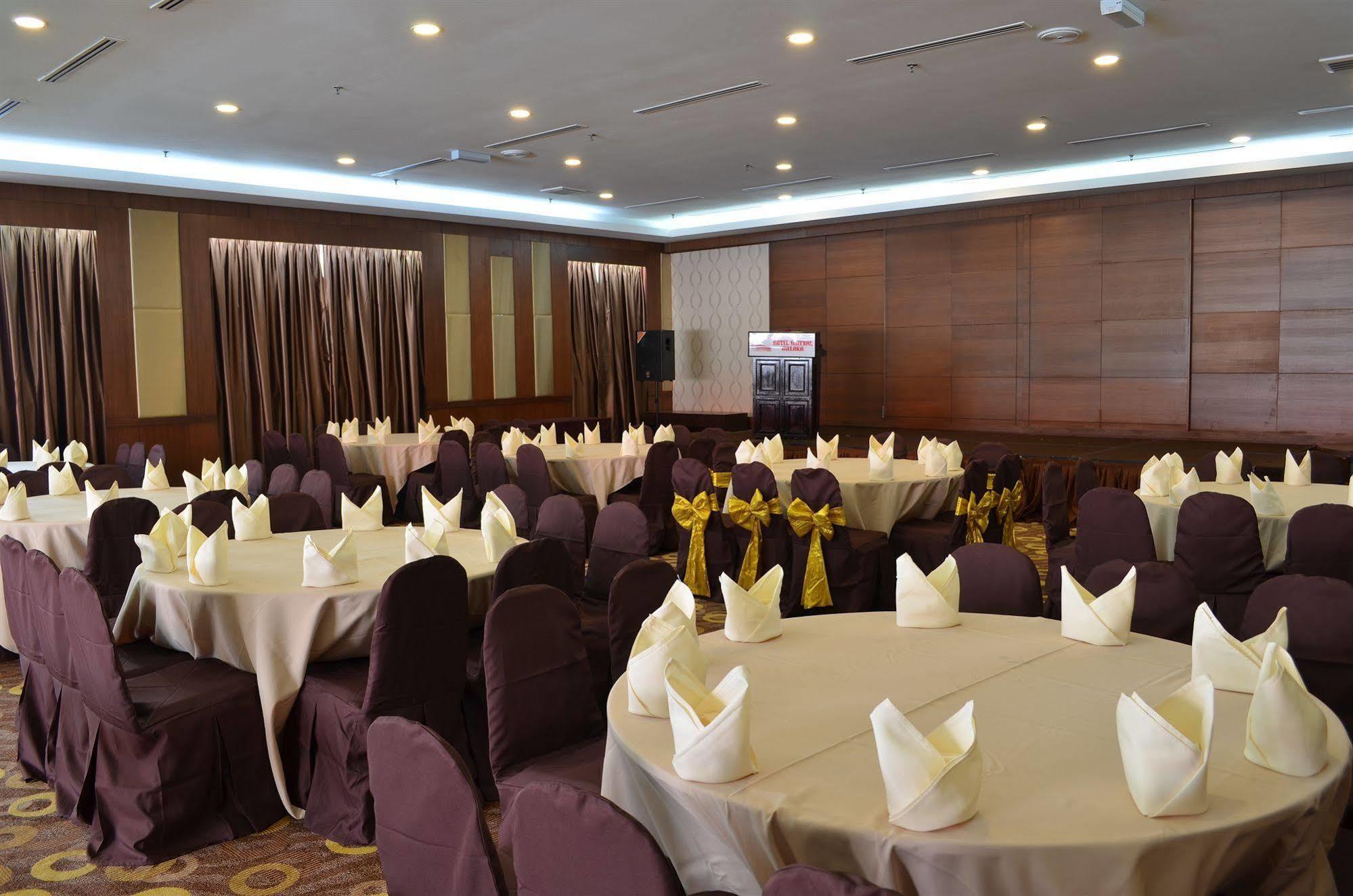 Sentral @ Centre Hotel